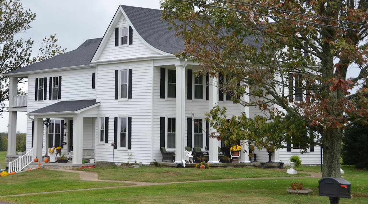 34 Meadow Lane, Garden City NY